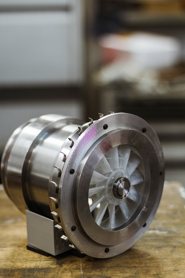 Photo 1 - Fan Engine which is lighter and less complex