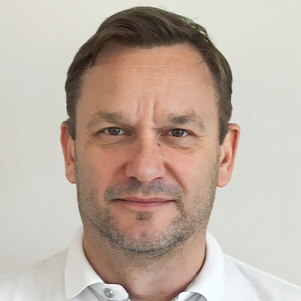 Photo 1 - A mobile app for instant photo feedback and self-awareness